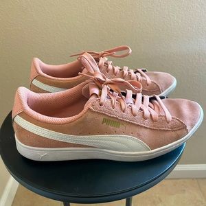 Puma Light Pink Suede Sneakers Sz 8 Womens